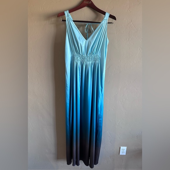 White House Black Market Ombré Maxi Dress! - Picture 7 of 10